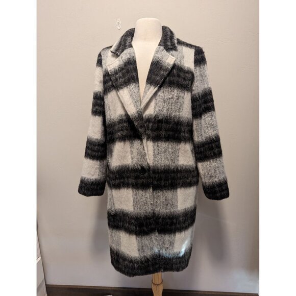 Plaid Black & White Fuzzy Long Coat With Button Closure By Sage The Label - L - Picture 1 of 5